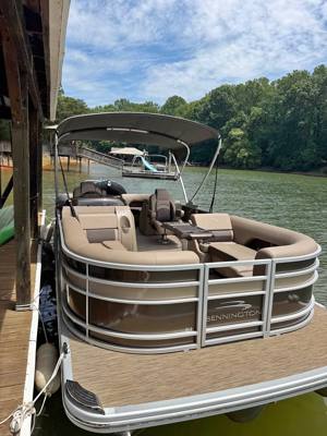2023 Bennington 23LSR