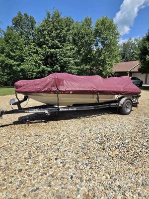 01 Triton 186 Bass Boat