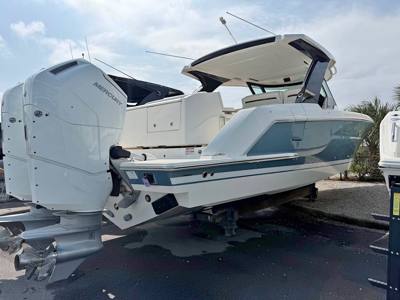 2026 Tiara Yachts 39 LS