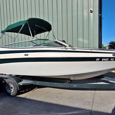 2002 CROWNLINE 225BR.., She Looks And Runs Fantastic Just Add Water