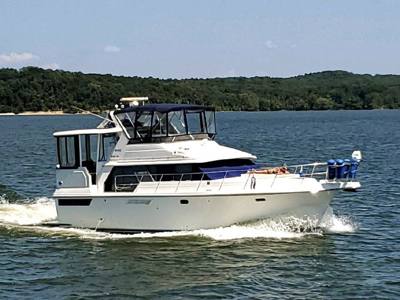 1995 Carver 440 Aft Cabin