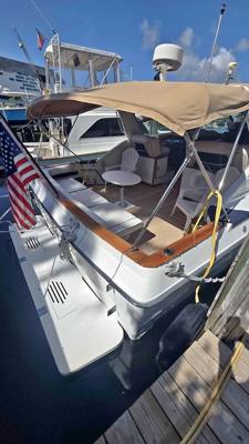 1988 39 Sea Ray Express Cruiser cabin cruiser Cuddy cabin boat