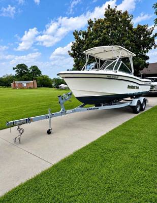 1998 Grady White Tournament (22') with Karavan trailer (lift kept)