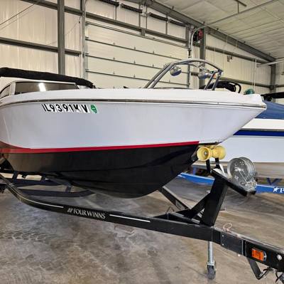 2017 Four Winns 200H Signature 20' Bow Rider