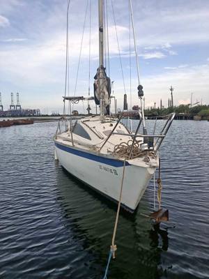 Yamaha 30' Sailboat