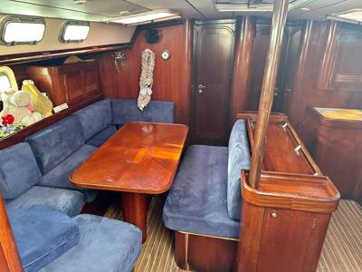 Sailboat Beneteau Oceanis 51