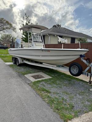 24ft Triton Bay Boat