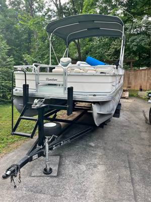 2005 Sun Tracker 21’ Fishin’ Barge