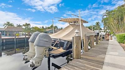 2018 Scout 320 LXF w/Joystick Twin White Yamaha 300 hp only 480 hrs