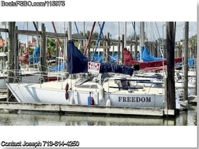 1983 Beneteau First 28 — 28ft