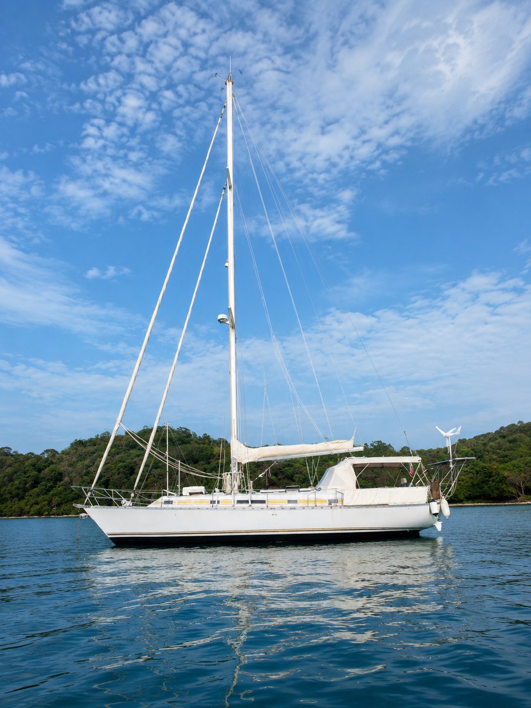 Bénéteau Idylle 43' – 1985 – L’Âme des Mers for sale in Linton Bay Marina